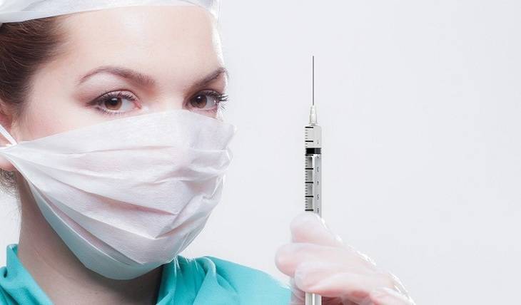 В РФ предложили штрафовать отказывающихся делать прививку от COVID-19