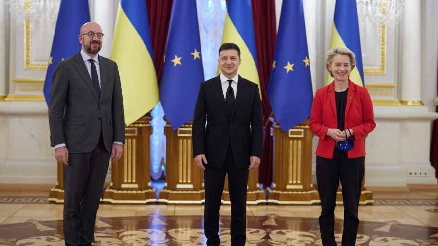 В Киеве началась встреча Зеленского и руководства ЕС