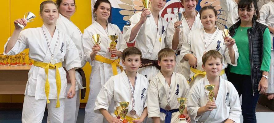 Юные каратисты из Петрозаводска выиграли несколько медалей на всероссийских соревнованиях