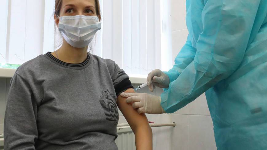 Роспотребнадзор Санкт-Петербурга объяснил введение обязательной вакцинации в городе