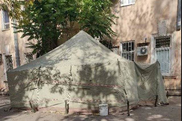 В Донецке возле морга установили большую палатку | Новости и события Украины и мира, о политике, здоровье, спорте и интересных людях