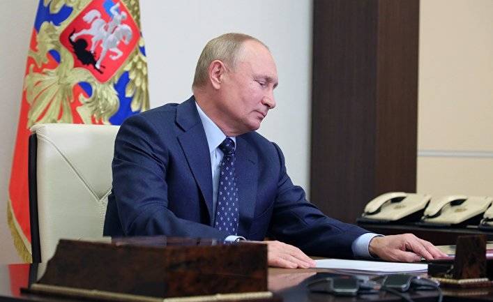 Daily Mail (Великобритания): Путин отрицает, что у него коронавирус, после кашля во время совещания, в ходе которого он расхваливал «Спутник V», который не дал ему заразиться вирусом от