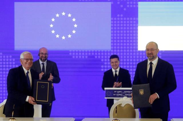 На саммите Украина-ЕС Жозеп Боррелл рассказал Польше о правилах «европейского клуба»