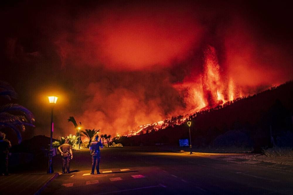 Вулкан в Испании: на Ла-Пальме эвакуировали еще более 700 человек