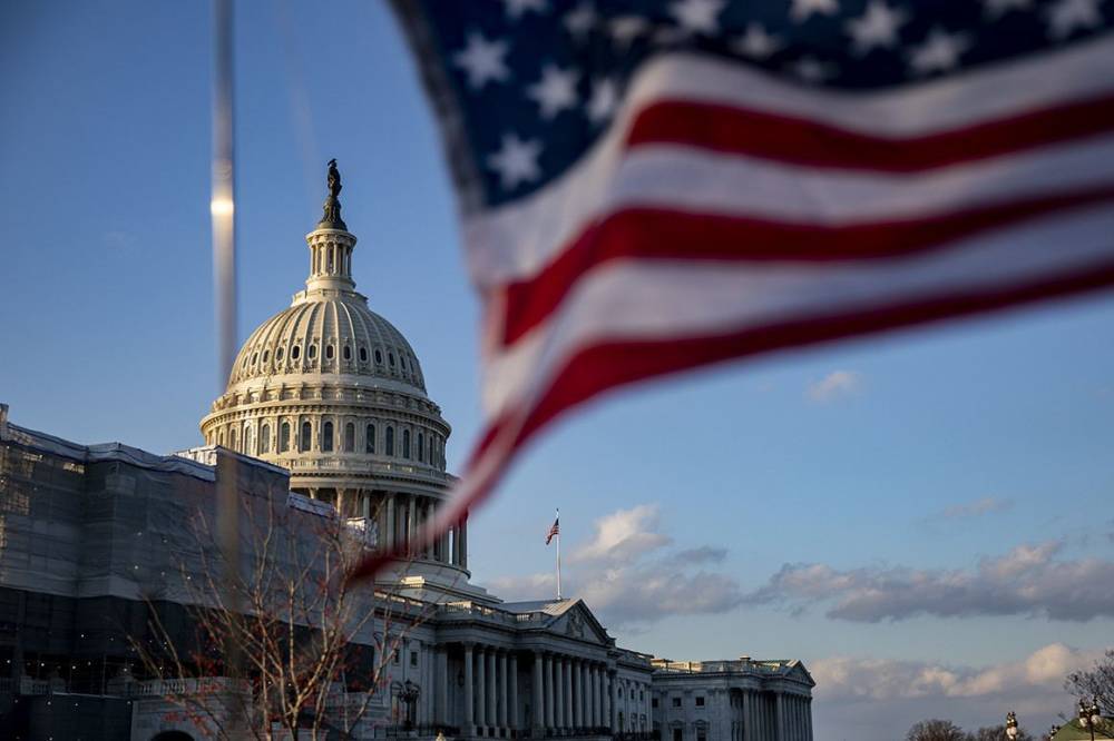 Конгресс США одобрила временное повышение потолка госдолга