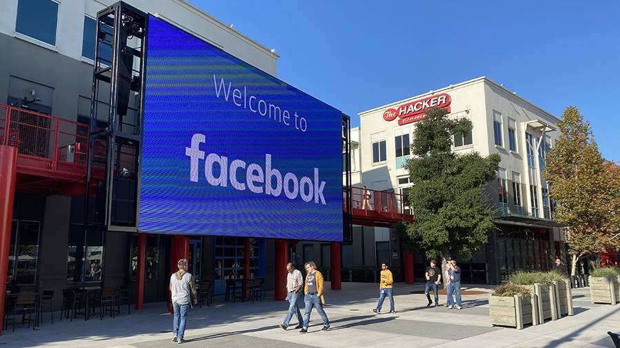 Экс-сотрудница Facebook заявила о причастности компании к преступлениям