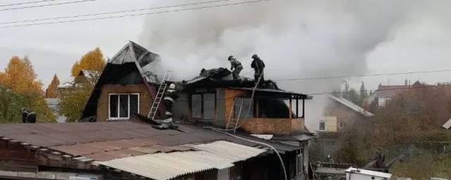 В Барнауле при пожаре в частном доме на Рубиновой погиб мужчина