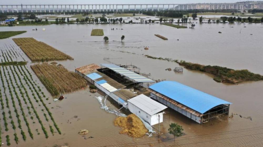 В Китае от наводнения погибли почти 30 человек