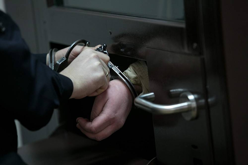 В Екатеринбурге арестовали челябинцев, обвиняемых в изнасиловании трех школьниц