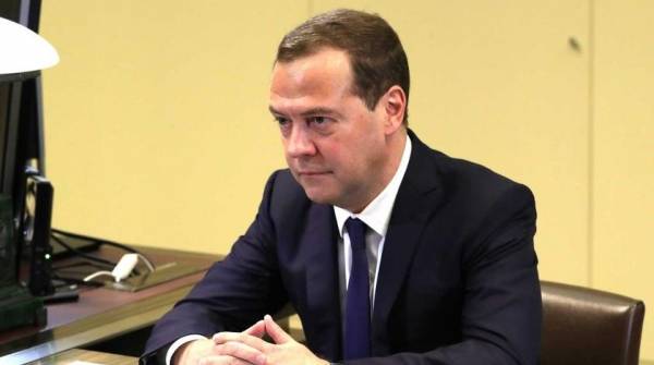 Медведев находится на грани отчаяния из-за своего положения – эксперт