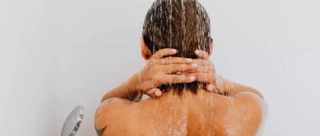 Чи корисний холодний душ насправді: експерти дали відповідь