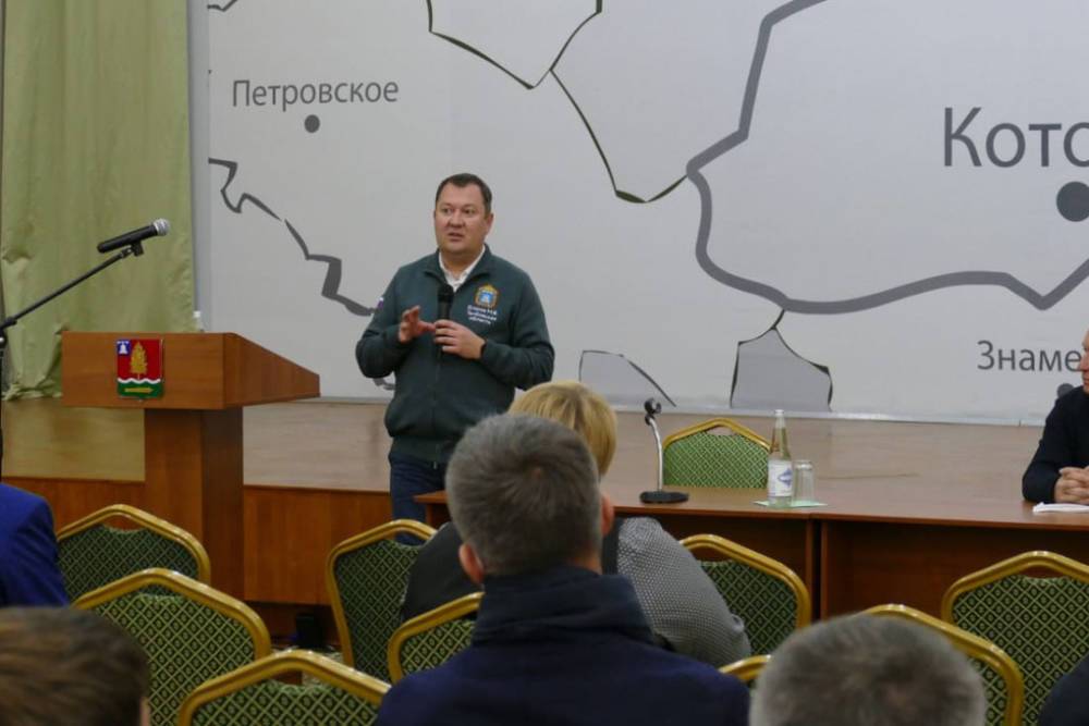 Врио губернатора Тамбовской области пообещал лично вручить ключи переселенцам из аварийного жилья в Котовске