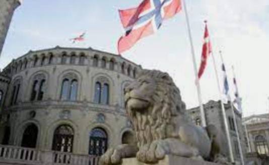 Правительство Норвегии после поражения на парламентских выборах ушло в отставку