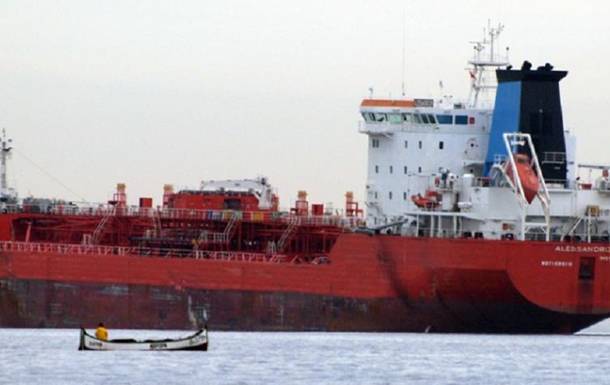 У побережья Болгарии затонуло турецкое судно с химикатами