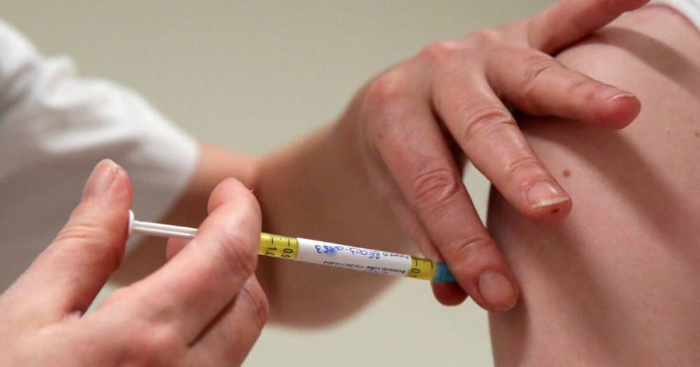 Будут ли в Украине вакцинировать от COVID-19 третьей дозой – ответ МОЗ