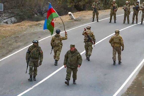 Алиев заявил, что доволен деятельностью российских миротворцев в Карабахе