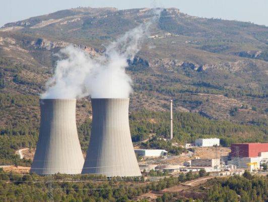 Франция предложила правительству Польшу построить до 6 ядерных реакторов