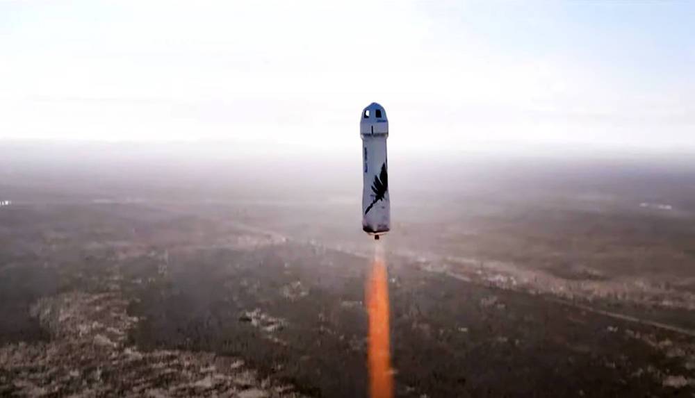 Blue Origin успешно отправила в космос корабль с туристами