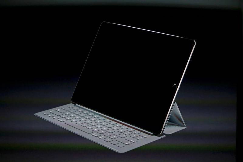 Apple 18 октября представит новый MacBook