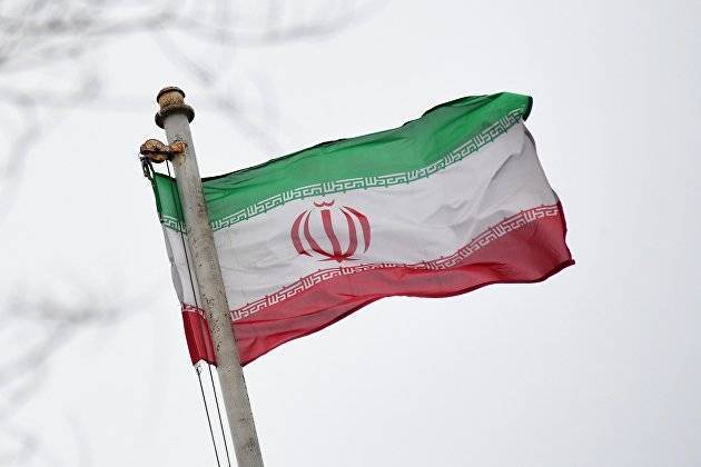 Цены на нефть незначительно снижаются на новостях о возможных ядерных переговорах с Ираном