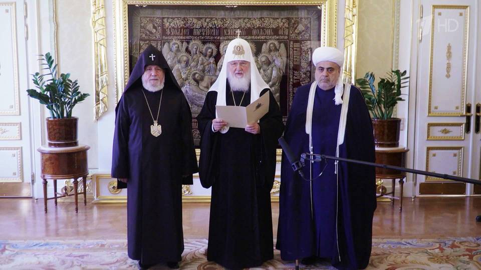 Патриарх Кирилл провел встречу с духовными лидерами Азербайджана и Армении