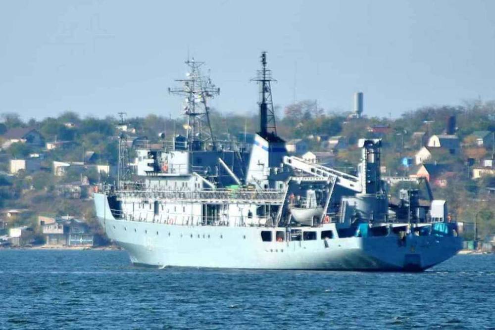 Судно ВМС Украины потерпело бедствие в Черном море