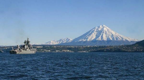 Российский флот послал “привет” новому премьеру Японии по Курилам