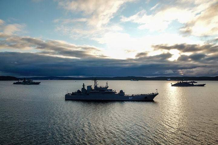 Корабль ВМС Украины получил повреждения в Черном море из-за непогоды