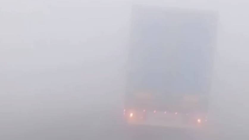 Из-за тумана на трассе под Ишимом была ограничена видимость