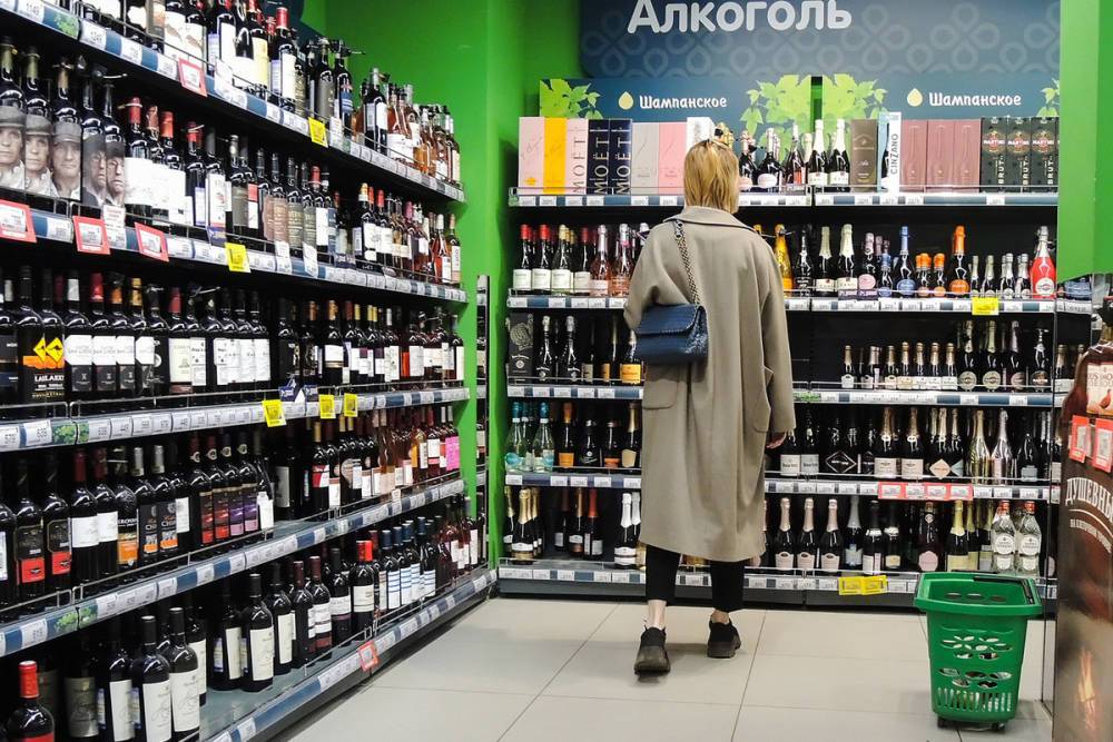 Алкоголь в российских магазинах предложили продавать по QR-кодам