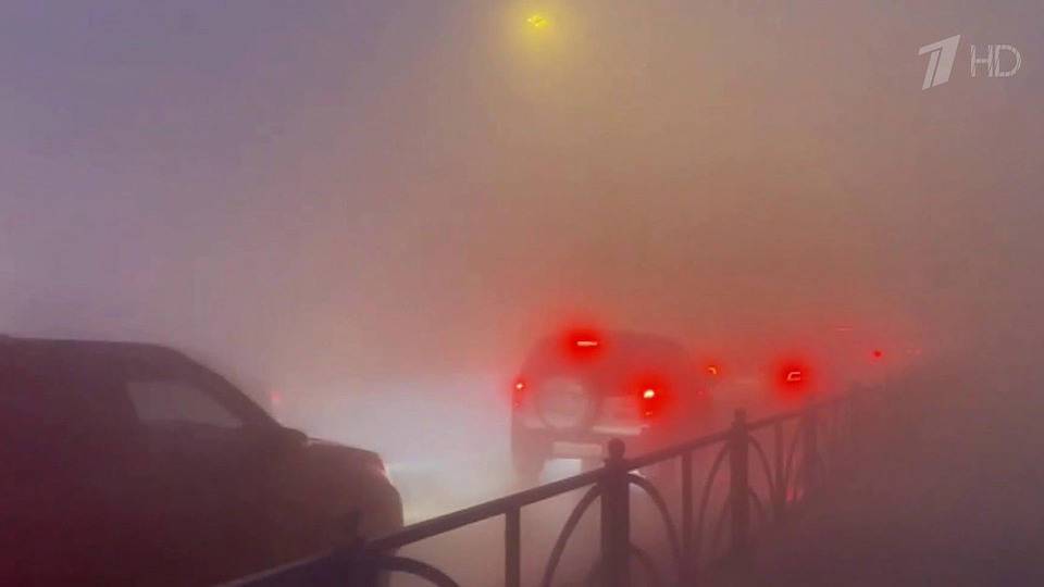 В Екатеринбурге из-за смога от тлеющих торфяников учеников одной из школ перевели на удаленку