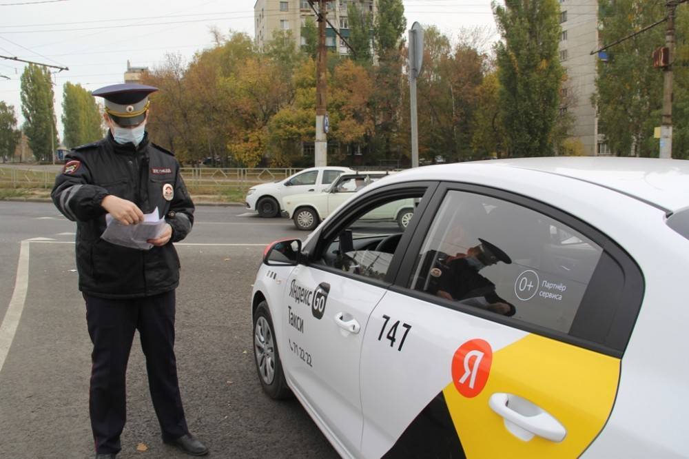 Автоинспекторы за два дня нашли 28 нарушителей среди таксистов