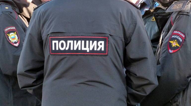 На юге Петербурга росгвардейцы спасли женщину от бывшего с ножом