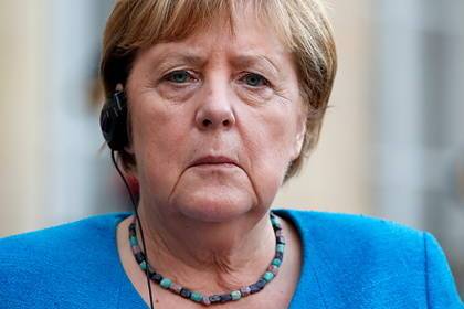 В Германии Меркель назвали ледяным канцлером и раскритиковали за бездействие