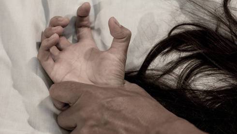 Подозрение: 66-летний житель Кфар-Сабы 4 года насиловал внучку своей сожительницы