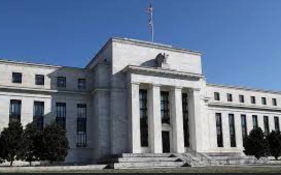 ФРС готовится к сворачиванию программы выкупа активов на фоне высокой инфляции