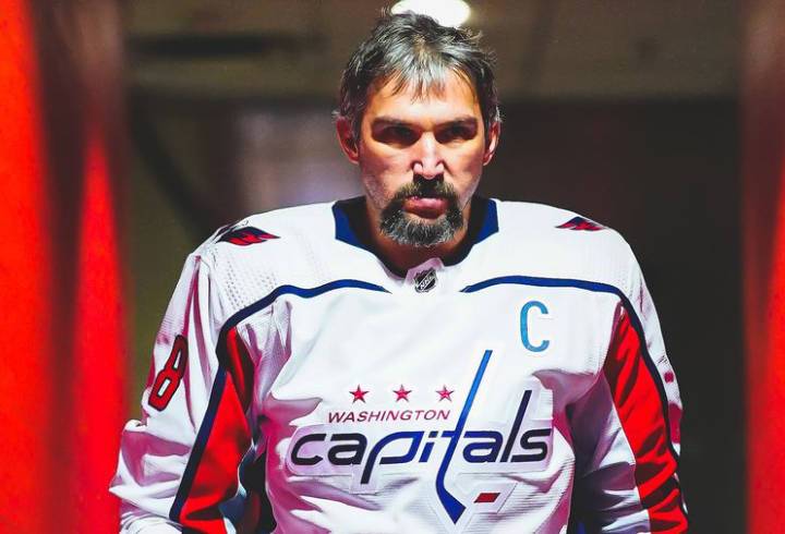 Хоккеист Александр Овечкин вошел в пятерку лучших снайперов НХЛ