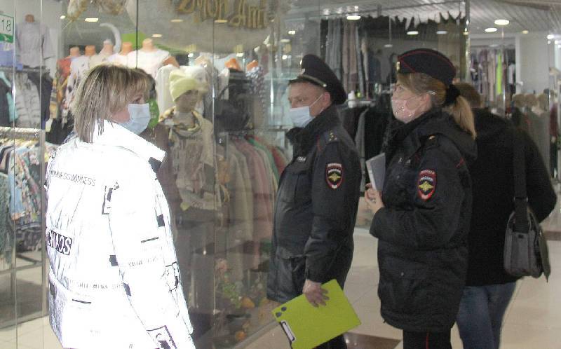 В Смоленске продолжаются антикоронавирусные рейды по торговым центрам