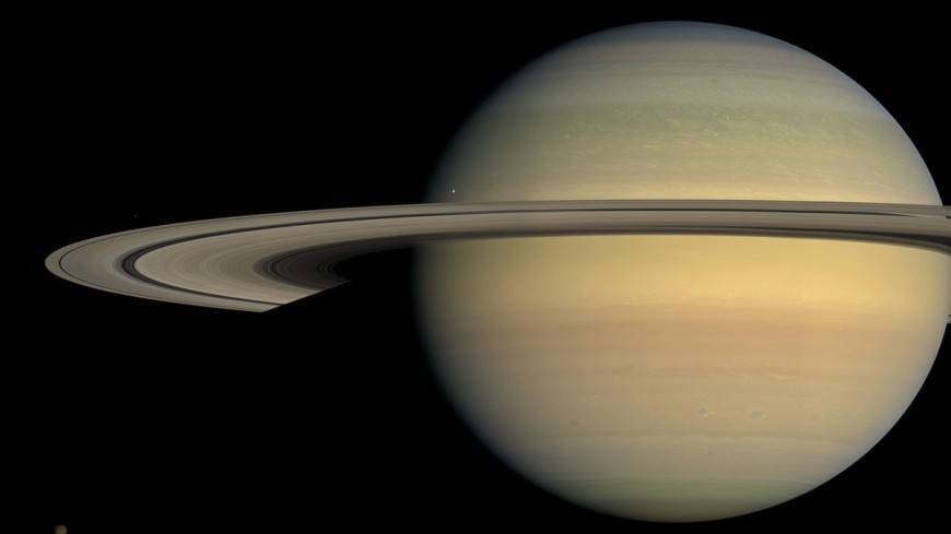 На спутнике Сатурна заметили тектонический разлом