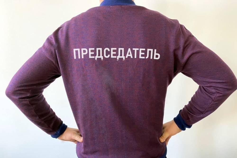 Петербуржцам предложили одеваться в стиле депутатов ЗакСа