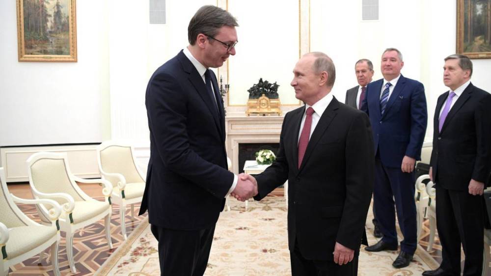Президент Сербии Вучич намерен обсудить стоимость газа с Путиным