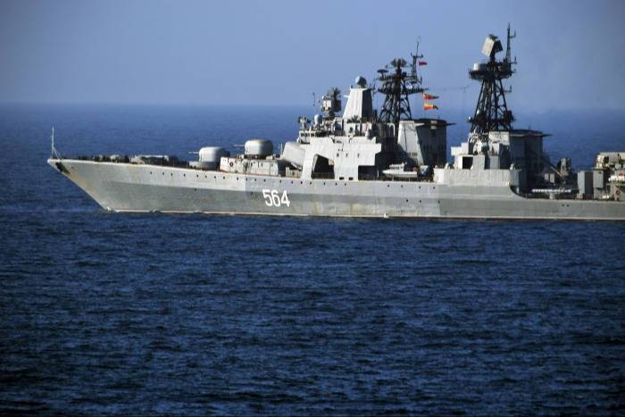 Российский корабль пресёк попытку эсминца США нарушить госграницу РФ в Японском море