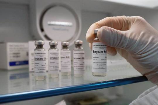 В России начались испытания шестой вакцины от COVID-19 «Бетувакс»