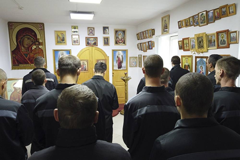 В Хабаровском крае за решеткой одновременно крестились 22 осужденных