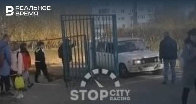 В Казани ГИБДД привлекла к ответственности 16-летнего парня, который катался на территории школы