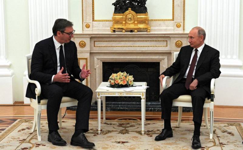 «Мы не можем платить за газ по 800 долларов»: Президент Сербии ждёт от Путина снижения цен