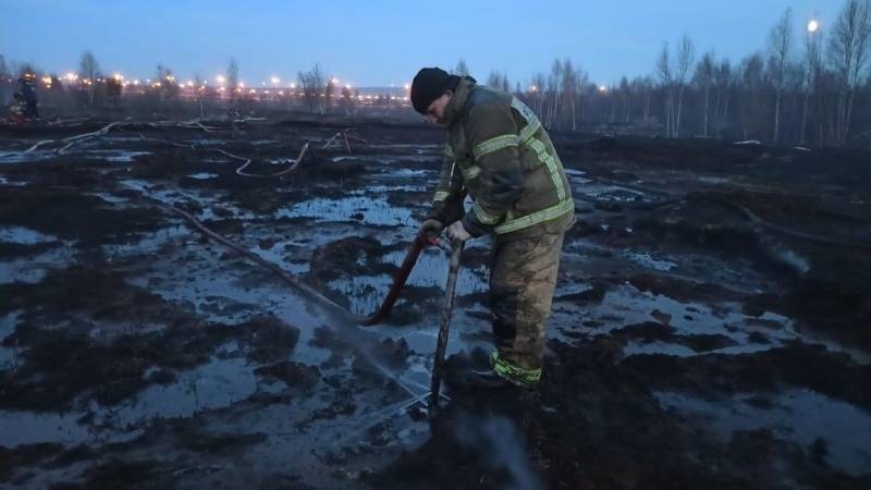 В МЧС считают, что причиной пожара в Солнечном микрорайоне Екатеринбурга стал поджог