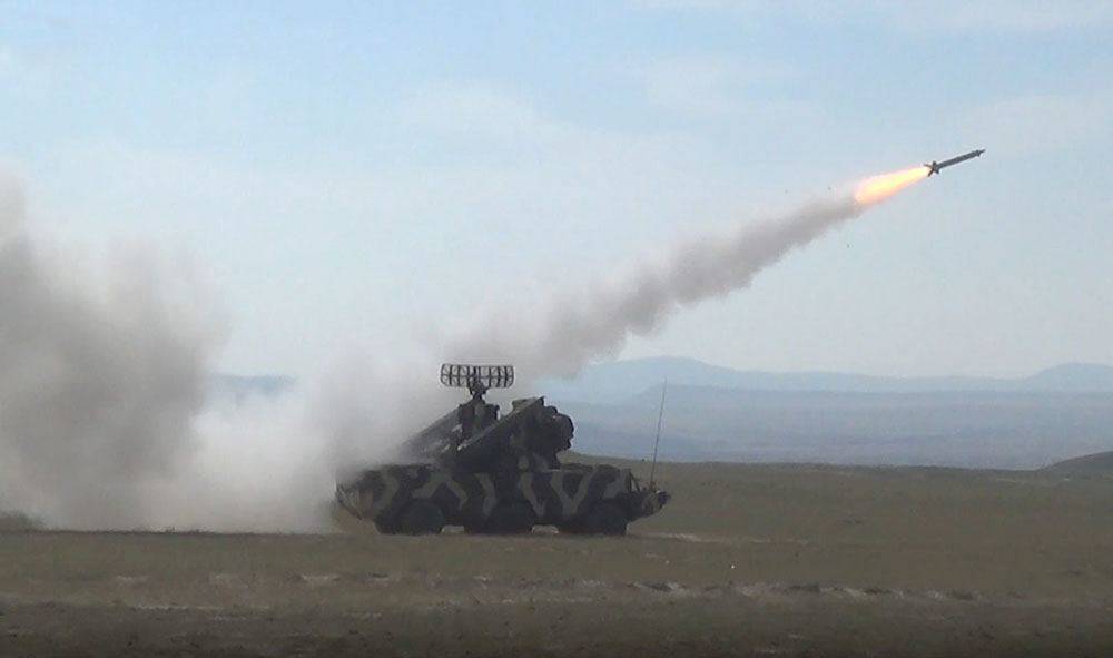Подразделения ПВО ВС Азербайджана выполняют боевые стрельбы (ВИДЕО)