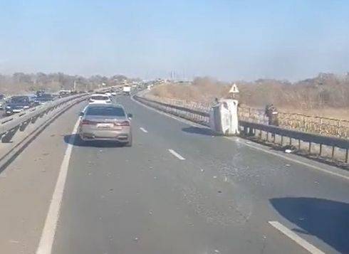 У Солотчинского моста опрокинулась легковушка, из-за ДТП образовалась пробка в 3 км