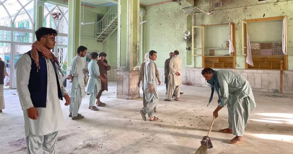 "Исламское государство" устроило очередной теракт в мечети в Афганистане: десятки погибших (ВИДЕО)